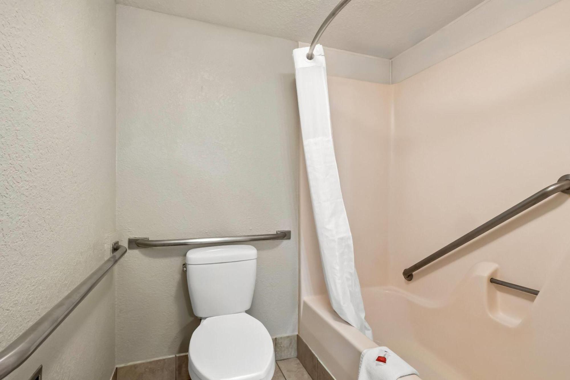 Days Inn By Wyndham Whitmore Lake Ann Arbor Brighton Екстер'єр фото
