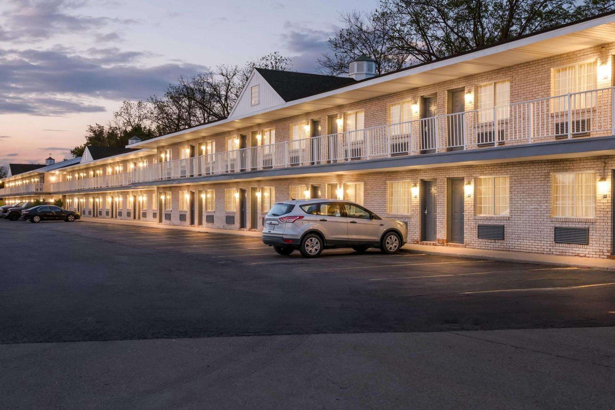 Days Inn By Wyndham Whitmore Lake Ann Arbor Brighton Екстер'єр фото